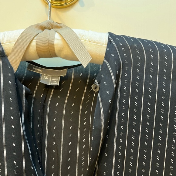 Vince silk short sleeve blouse - Picture 5 of 5